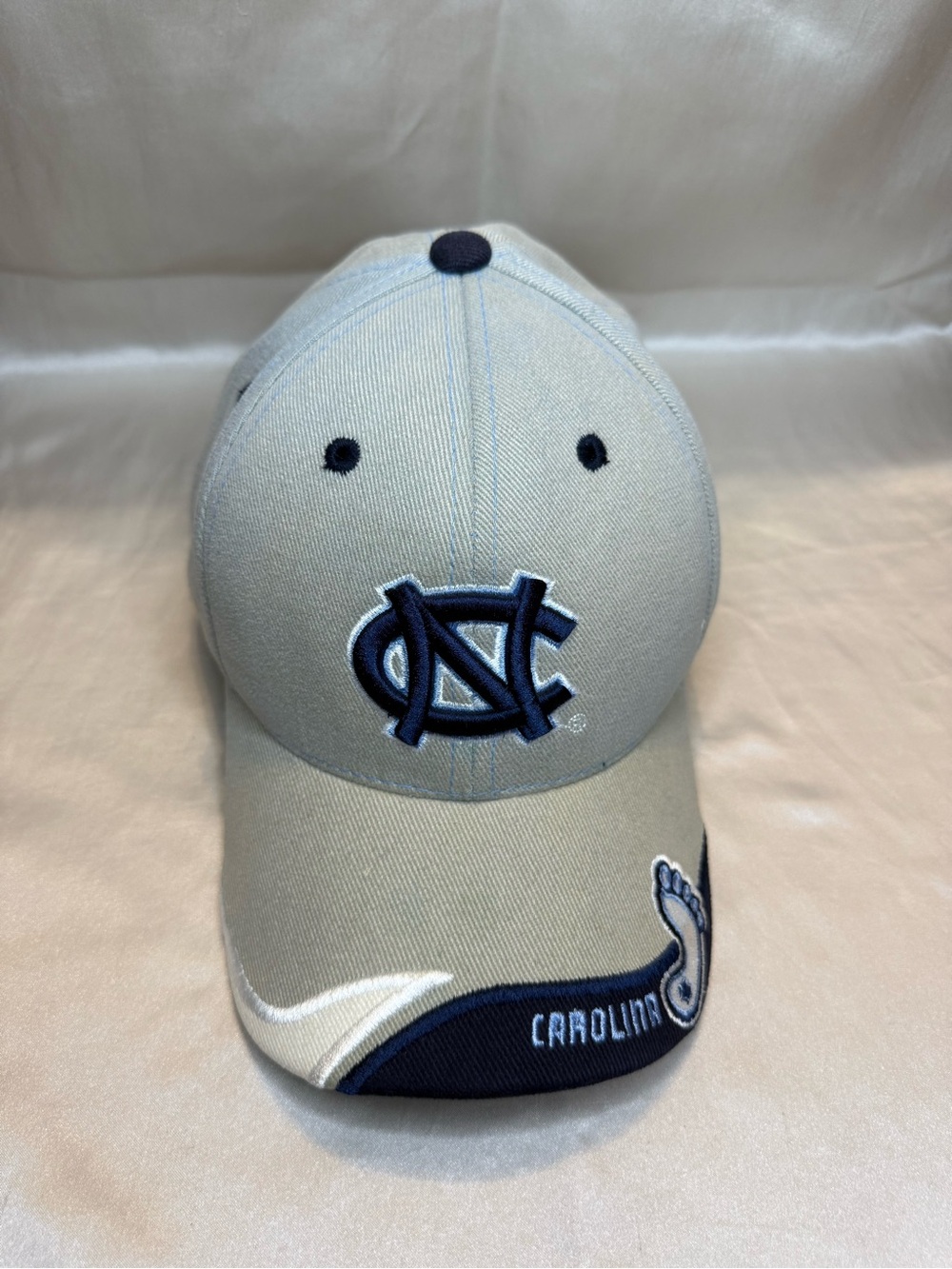 North Carolina Embroidered Logo Baseball Cap - Light Gray/Navy